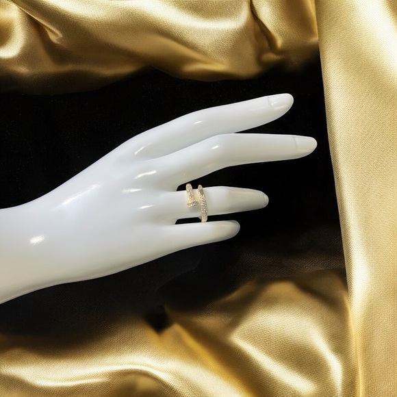 Stunning & Elegant Nail Shape Open Adjustable Ring - Picture 2 of 7